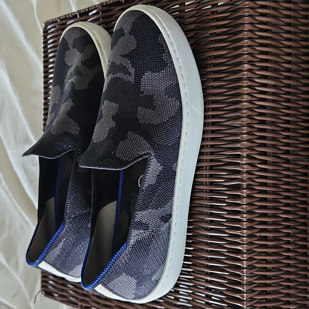 Rothys Original Gray Camo Slip On Sneaker, Size 7.5 - Picture 4 of 11